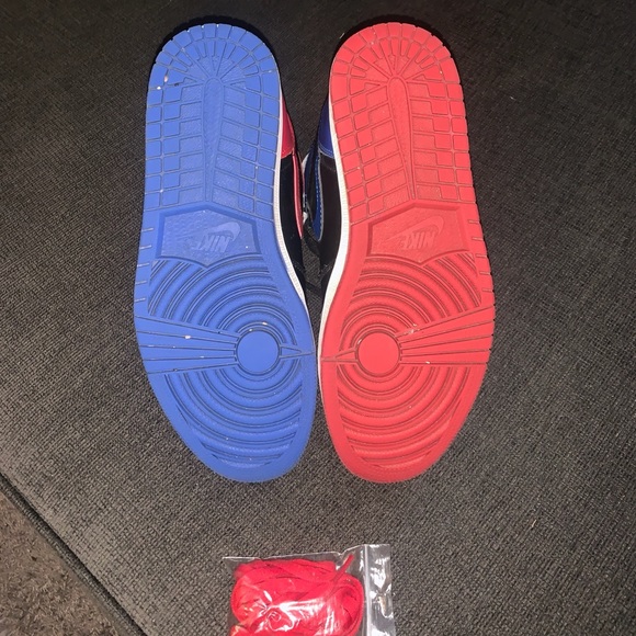 Air Jordan 1 Retro High OG - Picture 2 of 9